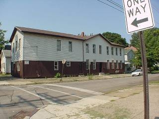 828 German St in Erie, PA - Foto de edificio