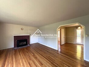 2415 Colfax St in Sacramento, CA - Building Photo - Building Photo