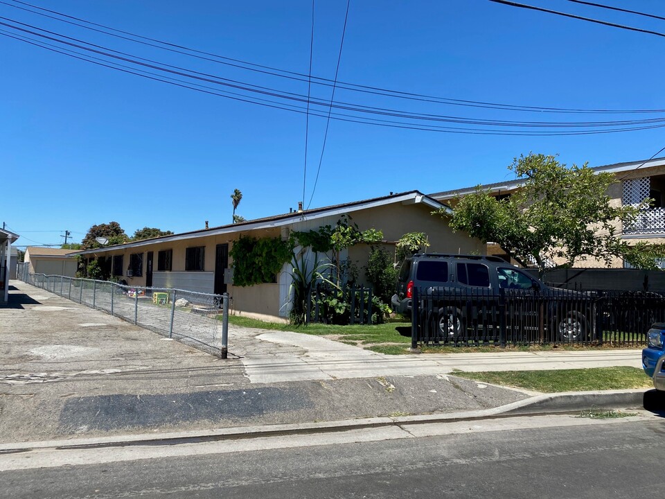 1549 Plaza del Amo in Torrance, CA - Building Photo