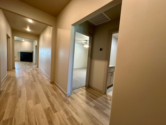 613 E 13th St in Wolfforth, TX - Building Photo - Building Photo