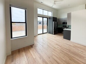 2445 N Lincoln Park W in Chicago, IL - Building Photo - Building Photo