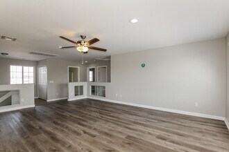 12249 W Larkspur Rd in El Mirage, AZ - Foto de edificio - Building Photo