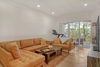 4920 Vine Cliff Way E in Palm Beach Gardens, FL - Foto de edificio - Building Photo