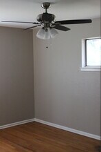 2346 Hillsboro Ave in Dallas, TX - Building Photo - Building Photo