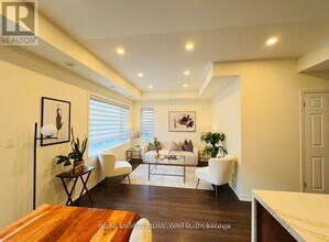 220 Lagerfeld Dr in Brampton, ON - Building Photo - Building Photo