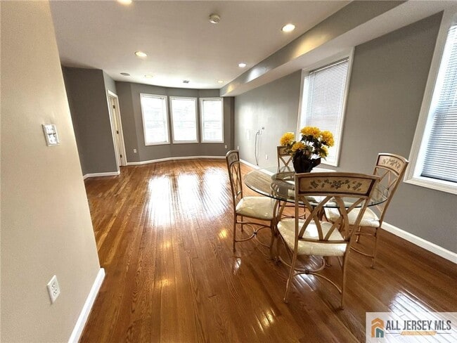 586 Jacques St in Perth Amboy, NJ - Building Photo - Building Photo