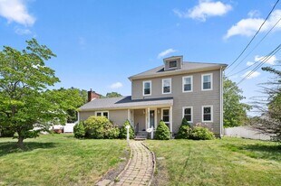 90 Irving St in Millis, MA - Building Photo