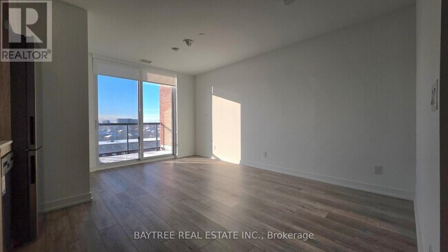 3100 Keele St in Toronto, ON - Building Photo - Building Photo