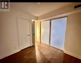 30 Tretti Wy in Toronto, ON - Building Photo - Building Photo