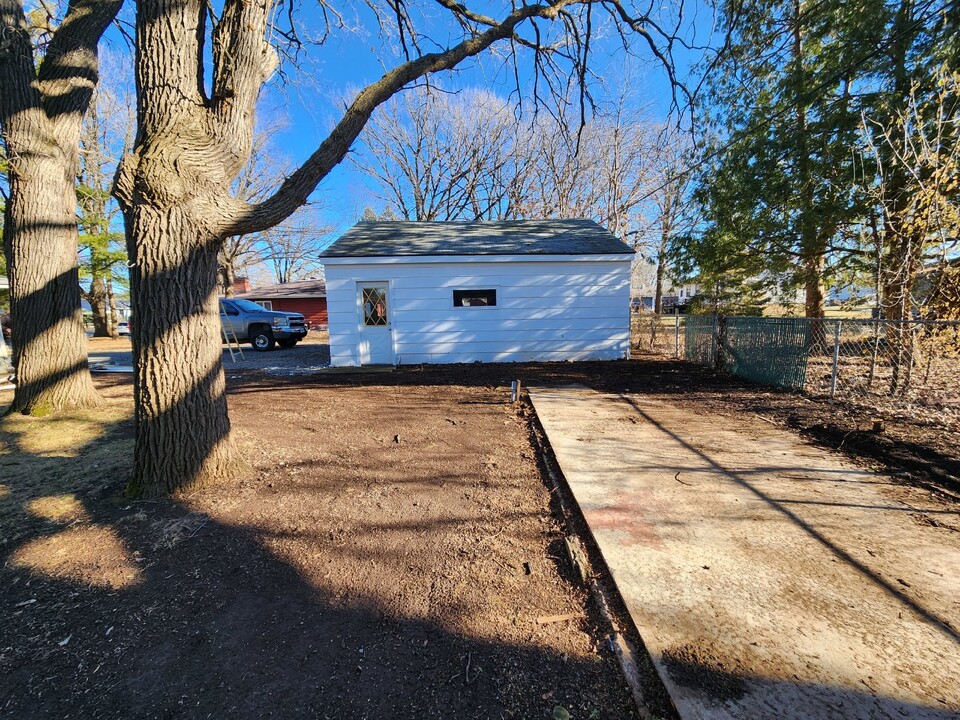 1047 Pierce Ave in Oshkosh, WI - Building Photo