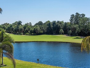 6350 Pelican Bay Blvd in Naples, FL - Foto de edificio - Building Photo