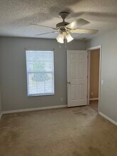 1018 Bella Vista Dr NE in St. Petersburg, FL - Building Photo - Building Photo