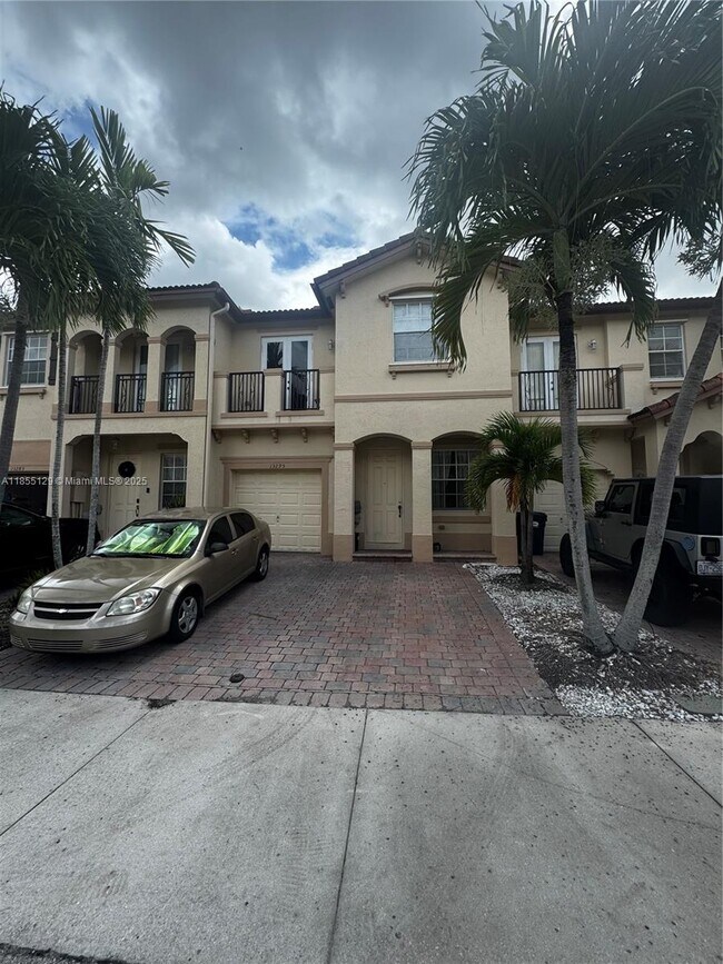13295 SW 128th St in Miami, FL - Building Photo - Building Photo