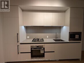 1720 Bayview Ave in Toronto, ON - Building Photo - Building Photo