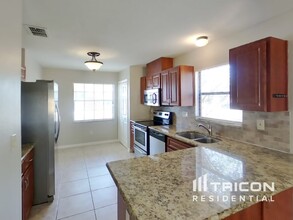 2337 Hawthorne Rd in Spring Hill, FL - Building Photo - Building Photo