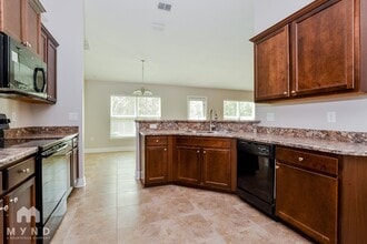 1947 Angel Fish Loop in Leesburg, FL - Building Photo - Building Photo