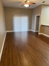 6076 Maggies Cir, Unit 105 in Jacksonville, FL - Foto de edificio - Building Photo