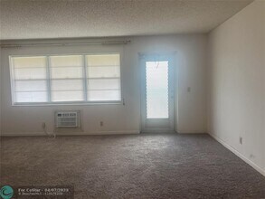 87 Chatham D in West Palm Beach, FL - Building Photo - Building Photo