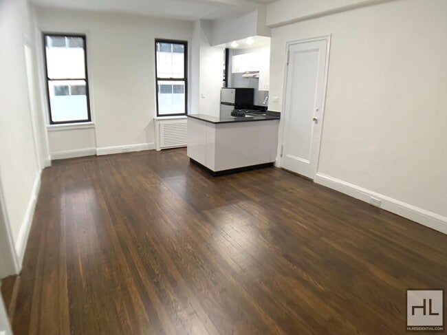 140 E 46th St