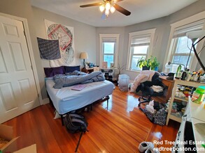 121 Lowell St, Unit 2 in Somerville, MA - Foto de edificio - Building Photo