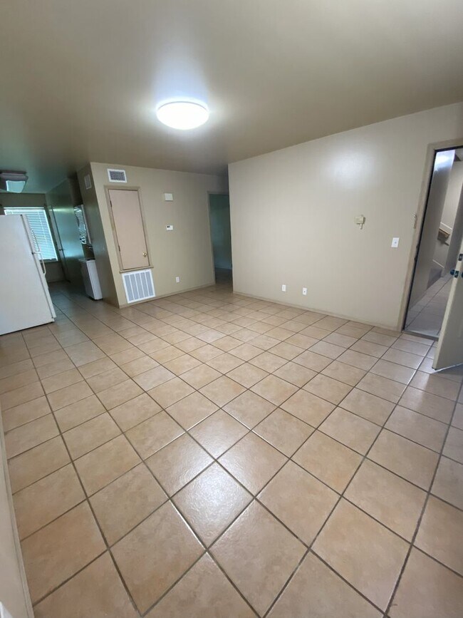 110 W 5th St in Russellville, AR - Building Photo - Building Photo