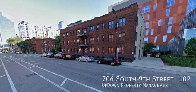 property at 706 S 9th St