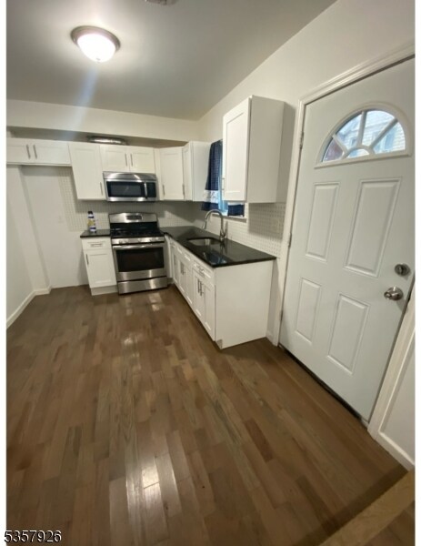 32 Dickerson St in Newark, NJ - Building Photo - Building Photo