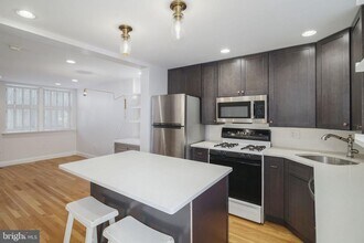 704 S Darien St in Philadelphia, PA - Building Photo - Building Photo