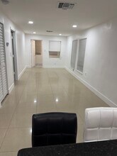 228 NW 13th Ct in Dania Beach, FL - Foto de edificio - Building Photo