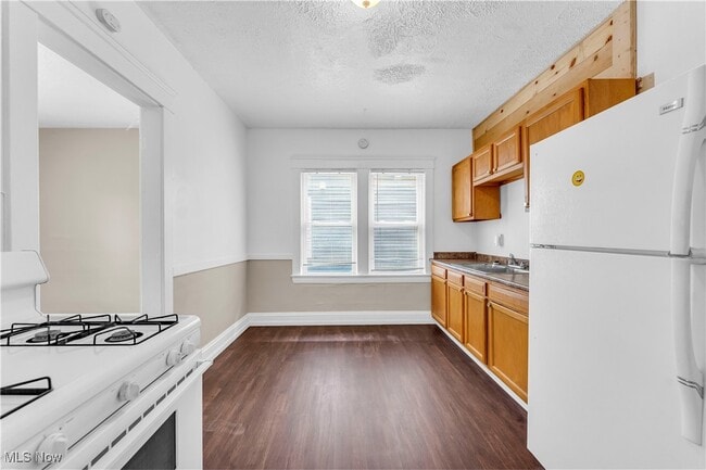 property at 2085 Robin St