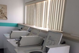 15057 Burbank Blvd, Unit 8 in Van Nuys, CA - Building Photo - Building Photo