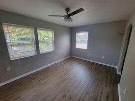 953 19th Ave S, Unit C