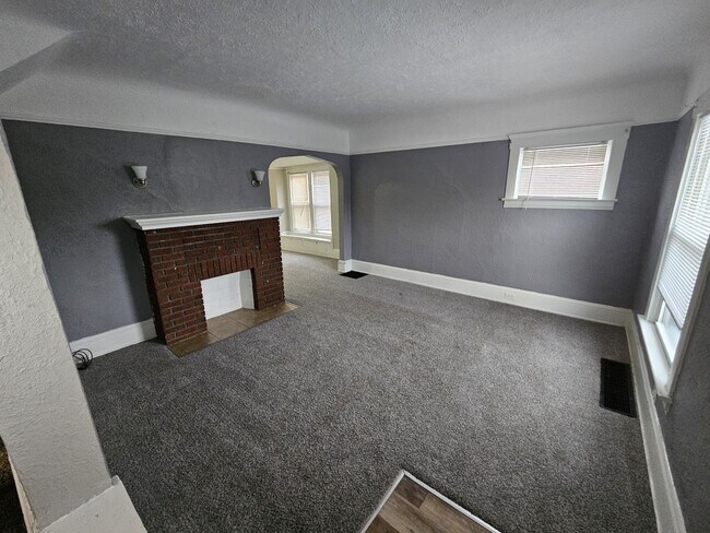 17005 Grovewood Ave in Cleveland, OH - Building Photo - Building Photo