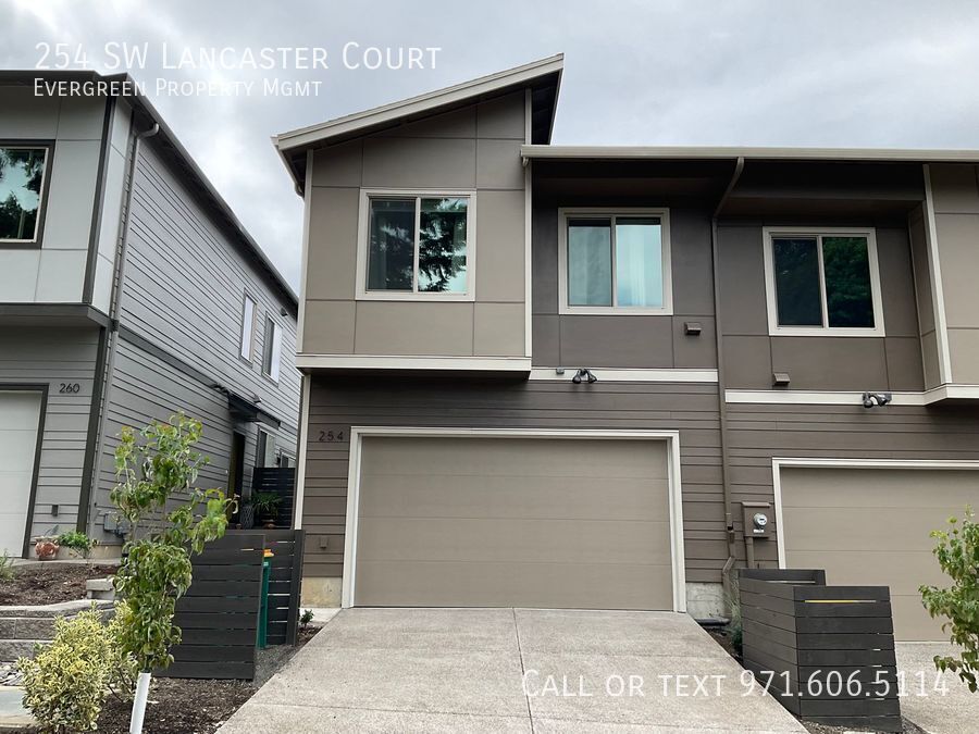 254 SW Lancaster Ct in Troutdale, OR - Building Photo