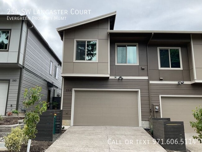 254 SW Lancaster Ct