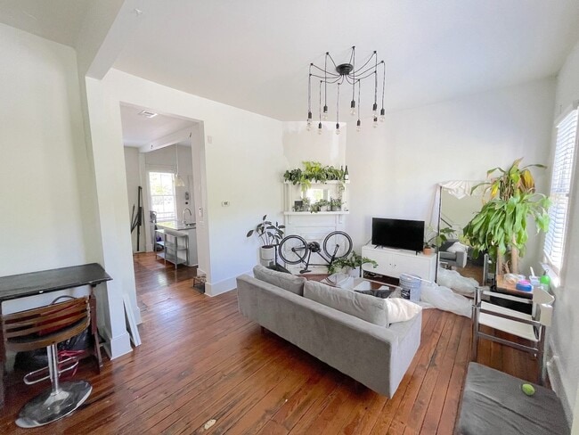 606 E Henry St in Savannah, GA - Building Photo - Building Photo