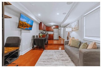 606 S 2nd St in Philadelphia, PA - Building Photo - Building Photo