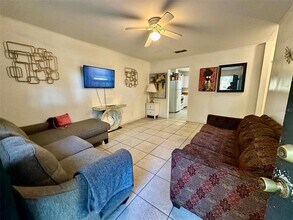 1914 NE 21st Pl in Gainesville, FL - Building Photo - Building Photo