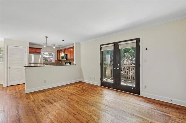 48 Peachtree Ave NE, Unit 325 in Atlanta, GA - Foto de edificio - Building Photo