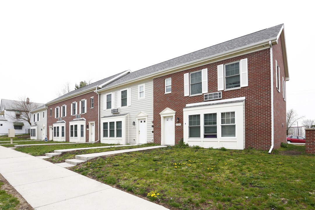 616 E 10th St in Michigan City, IN - Foto de edificio