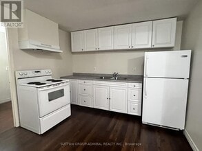 71 Trillium Crescent in Barrie, ON - Building Photo - Building Photo