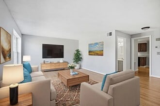 77 East Ridge Rd in Merrimack, NH - Foto de edificio - Building Photo