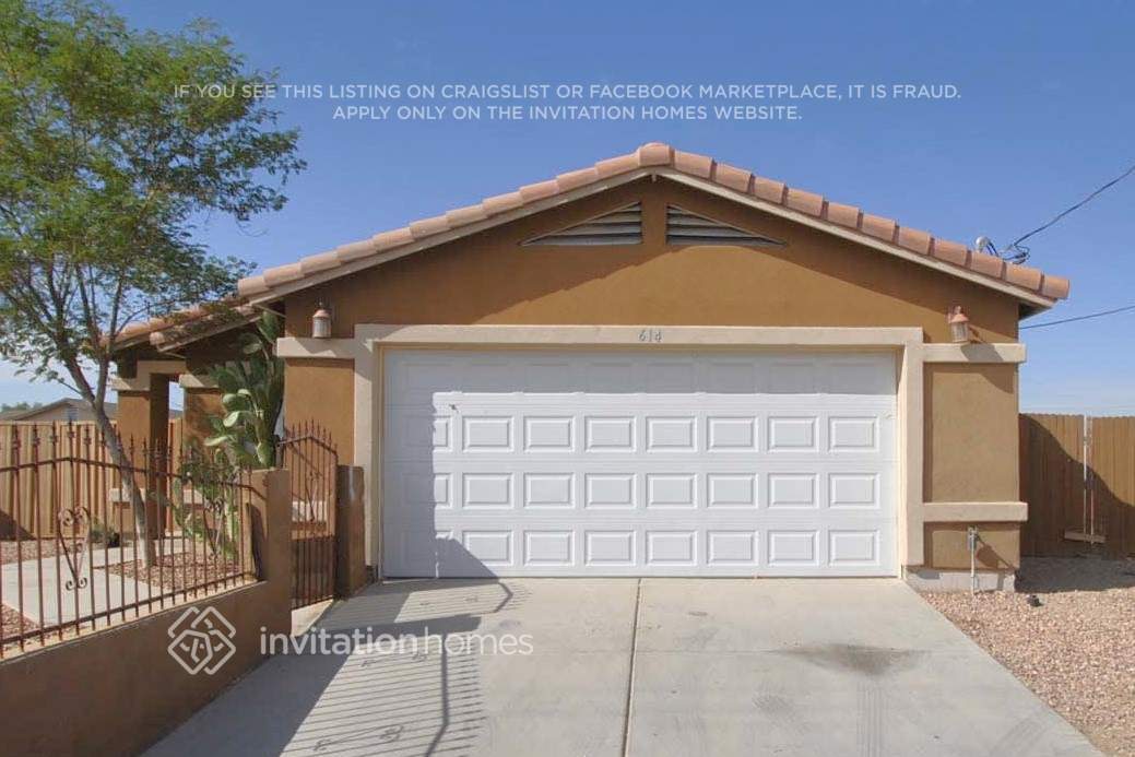 614 S 4th St in Avondale, AZ - Foto de edificio