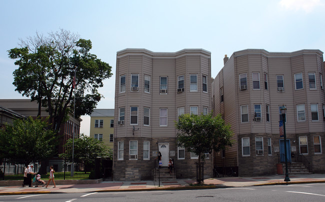 302 Kearny Ave in Kearny, NJ - Building Photo - Building Photo