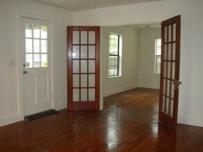 827 Avenue M in Huntsville, TX - Building Photo - Building Photo