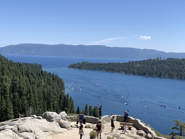 1223 Bonanza Ave in South Lake Tahoe, CA - Building Photo - Building Photo