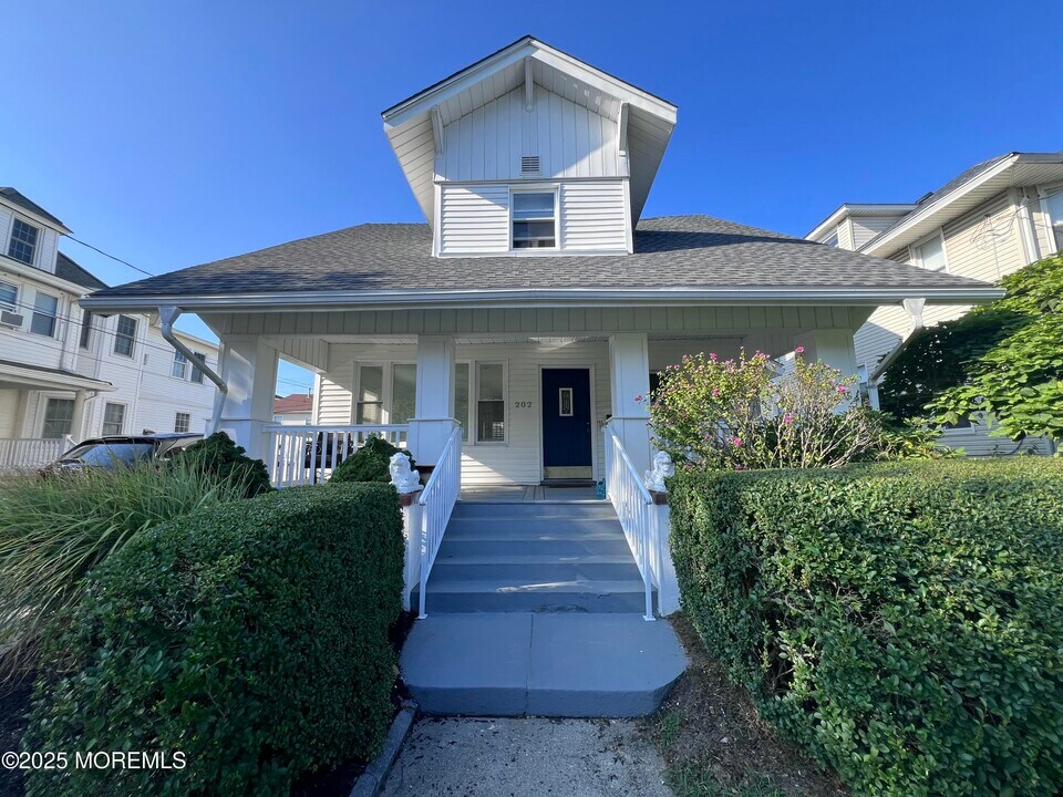 202 McCabe Ave in Bradley Beach, NJ - Building Photo