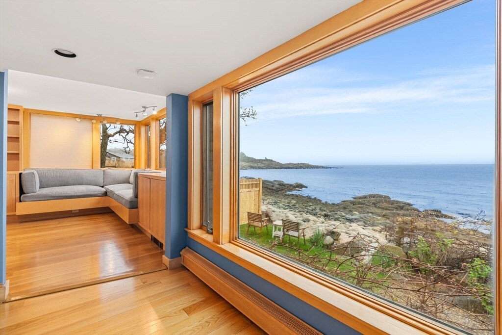 331 Granite St in Rockport, MA - Foto de edificio