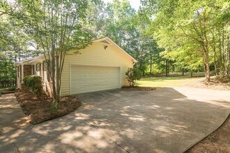 321 Oak Meadows Dr in Athens, GA - Building Photo - Building Photo