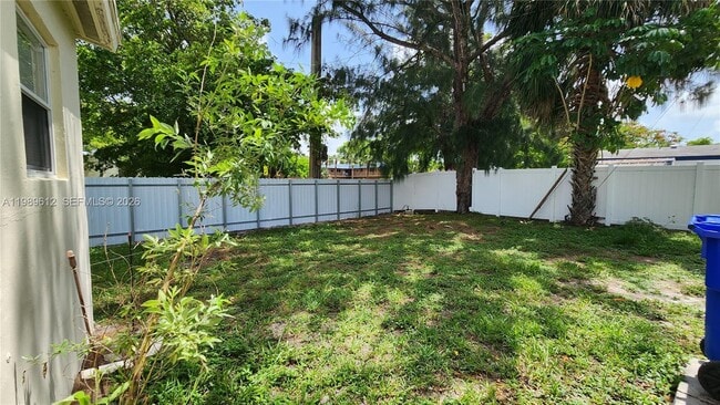 841 N 69th Terrace in Hollywood, FL - Building Photo - Building Photo